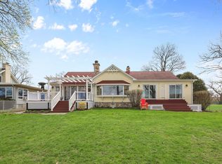 2115 N Woodlawn Park Ave, McHenry, IL 60051