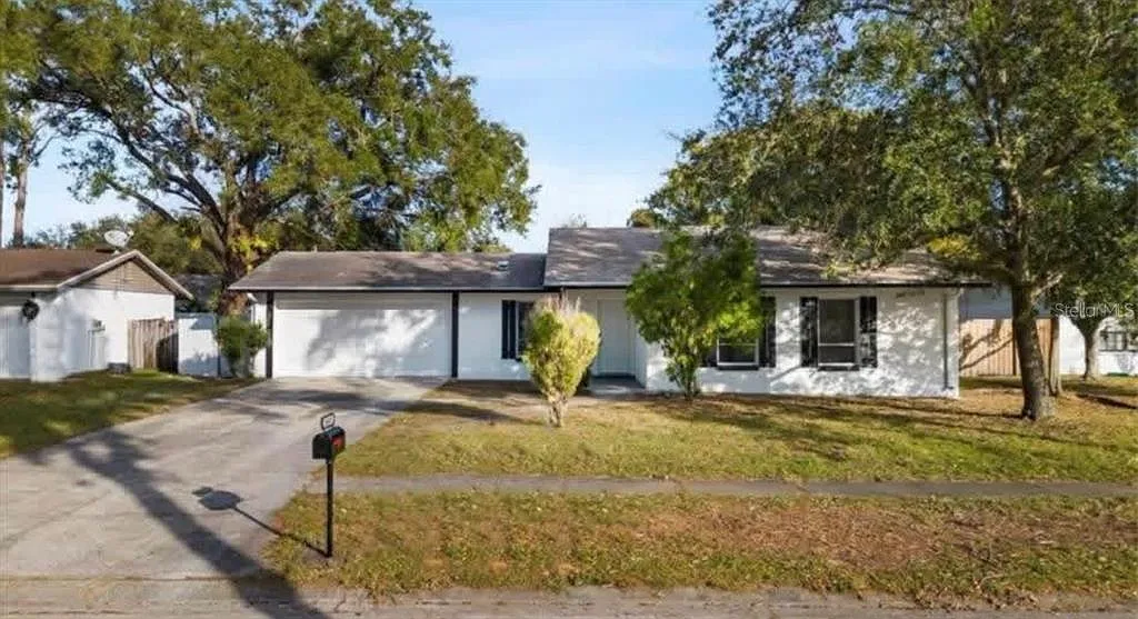4 bed, 2.0 bath, 1465 sqft, $3,300 — Photo 1