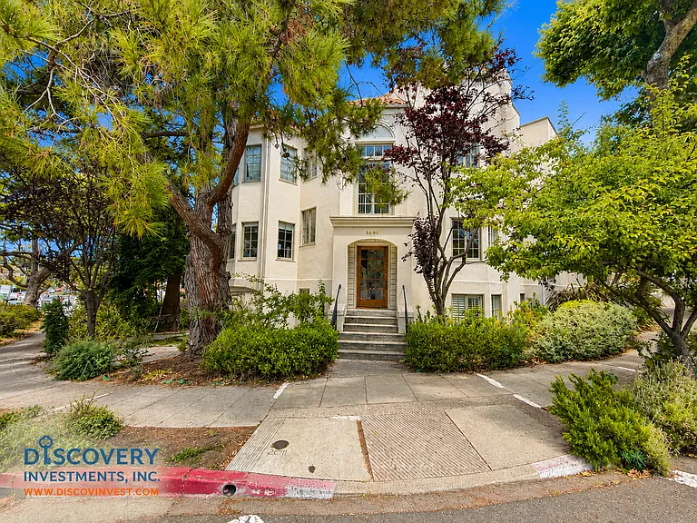 2301 Virginia St #3 — Photo 1