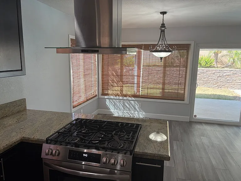 1118 Zircon St — Photo 10