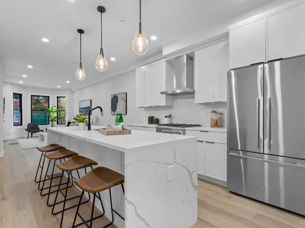 97 Thorndike St #2, Cambridge, MA 02141