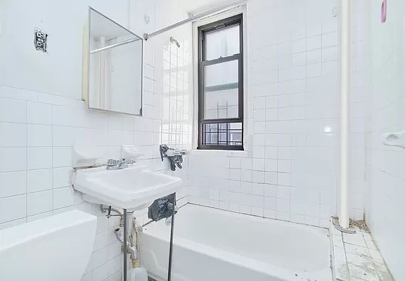 5th image of 3692 Broadway APT 44