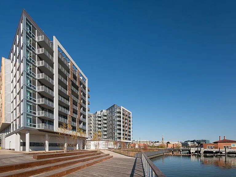 Dock 79 — Photo 15