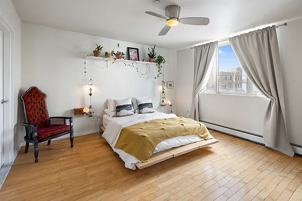 Sold by Realty Collective | media 5