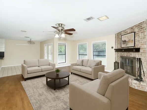 3003 Pierre Pl, College Station, TX 77845