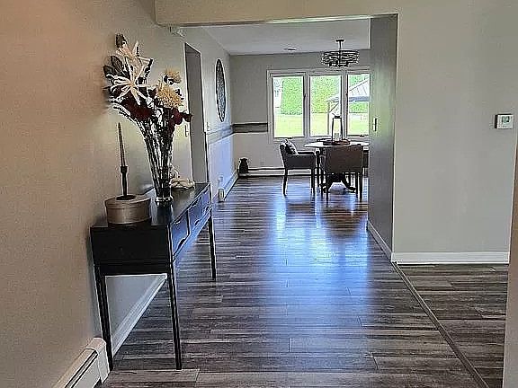 4th image of 405 Bonnie Brae Ave