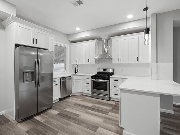 2nd image of 21 Tyson Ln