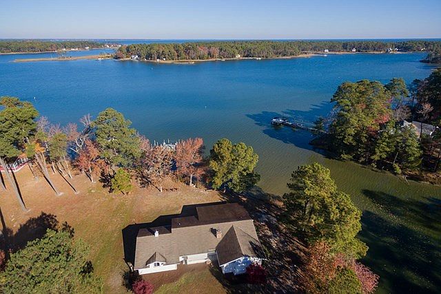 1st image of 482 Brightwaters Dr