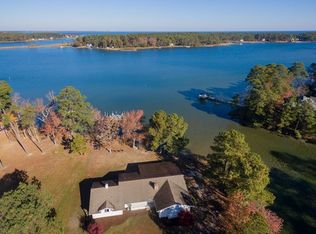482 Brightwaters Dr, White Stone, VA 22578