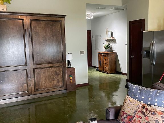 2nd image of 2205 McKinney St APT 516