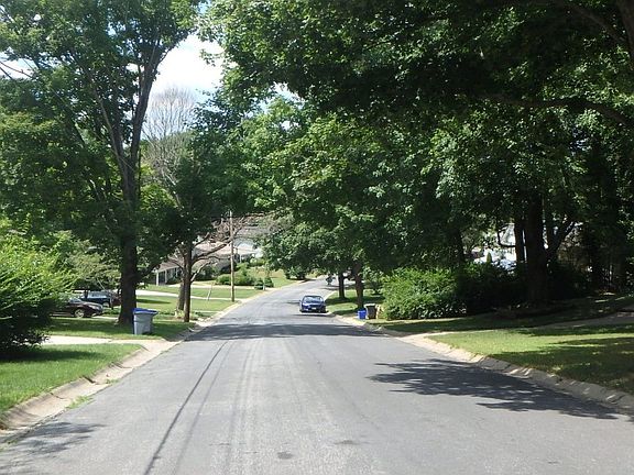 5th image of 13716 Drake Dr