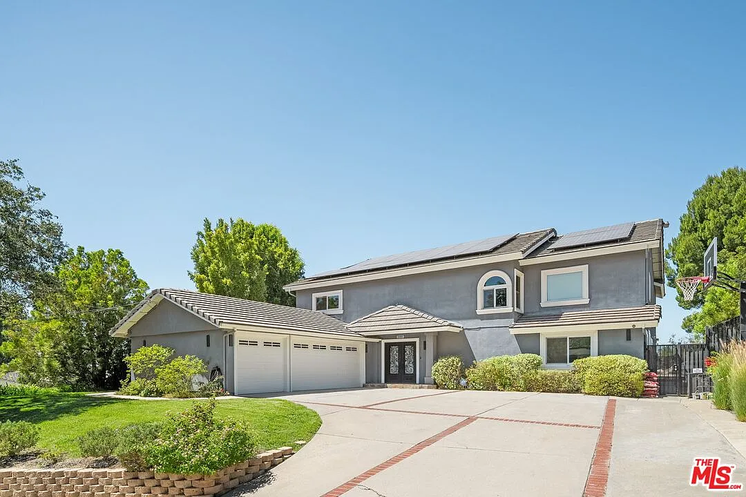 6 bed, 5.0 bath, 4068 sqft, $17,000 — Photo 2
