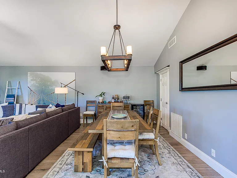 4113 E Minnezona Ave — Photo 12