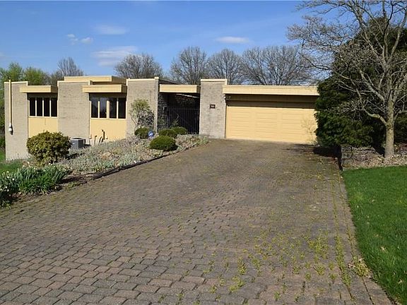 4th image of 380 Claremont Dr