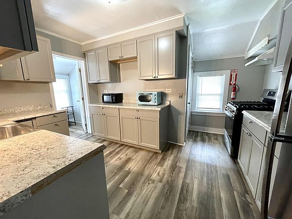 3rd image of 15 Tompkins St APT 1