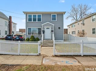 42 Pine St, Hamden, CT 06514