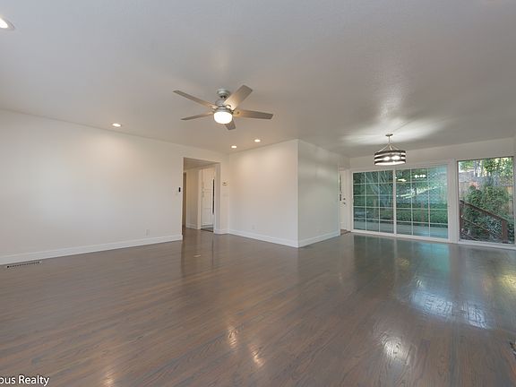 4th image of 2312 Eastridge Ave