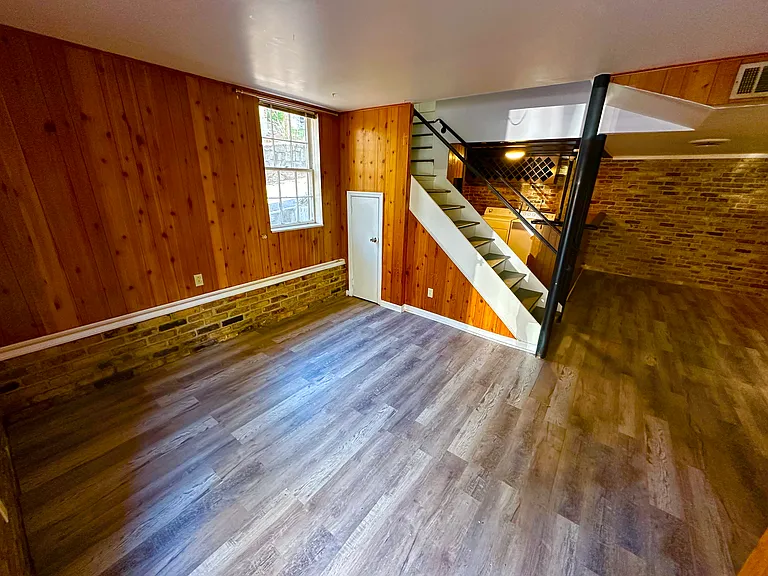 2071 E Roxboro Rd NE #B — Photo 4