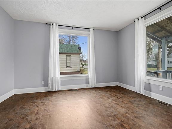 4th image of 412 N Wood St