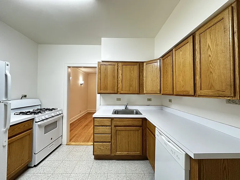 2633 W Ainslie St #3 — Photo 4