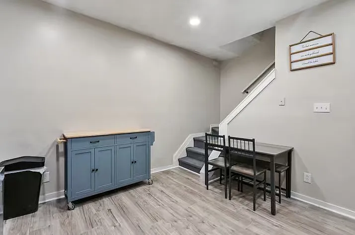 2 bed, 1.5 bath, 840 sqft, $4,000 — Photo 4