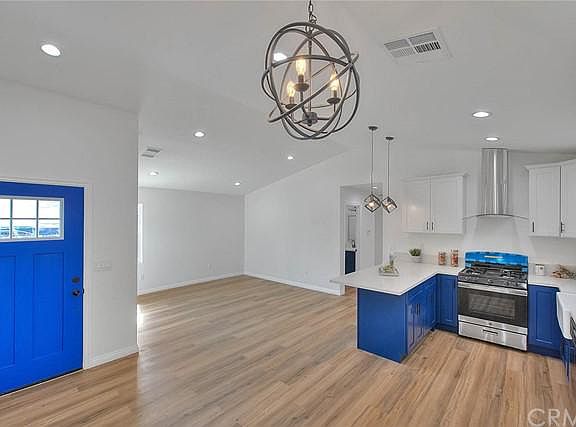 3rd image of 1019 S Del Mar Ave