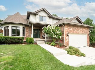 15337 S Edgewood Dr, Lockport, IL 60441
