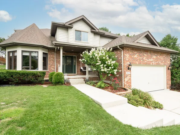 15337 S Edgewood Dr, Lockport, IL 60441