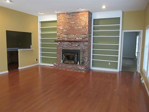 3rd image of 2634 Woodstone Dr