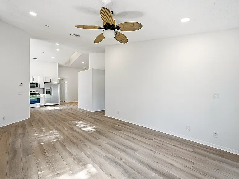 7618 Pinewalk Dr S #S-132 — Photo 25