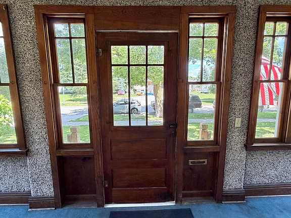 4th image of 408 Carrie St