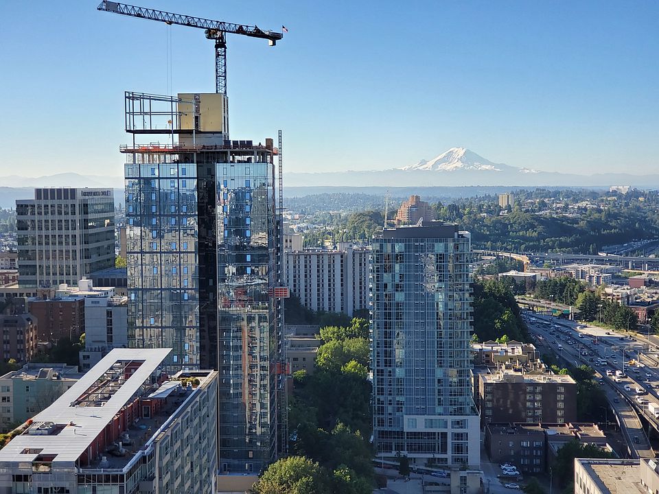 1st image of 800 Columbia St #1107