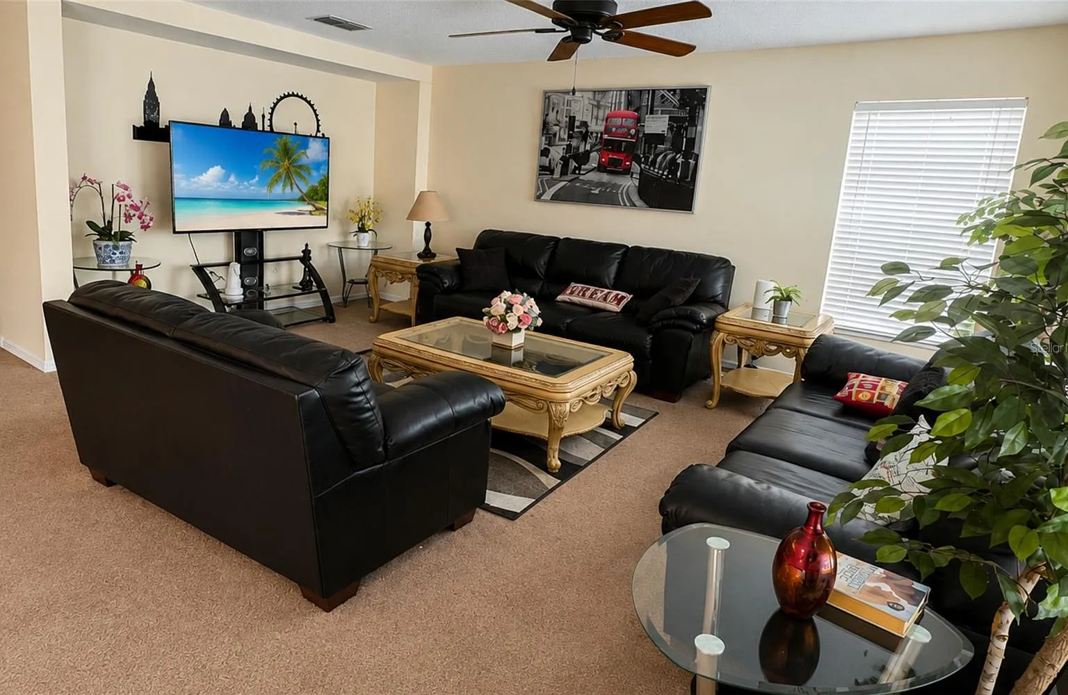 3 bed, 2.5 bath, 2256 sqft, $2,600 — Photo 4