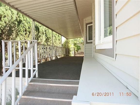 2nd image of 4219 Lakewood St #116