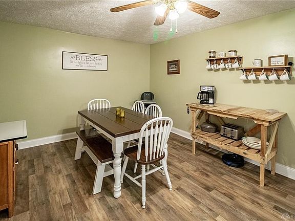 5th image of 319 Brownstone Dr