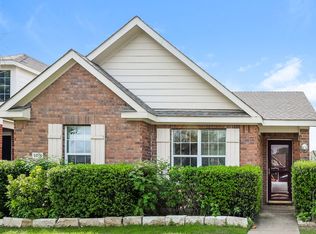 9016 Stewart St, Aubrey, TX 76227