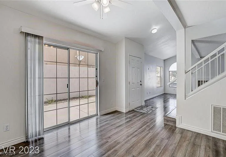 8429 Sewards Bluff Ave — Photo 11