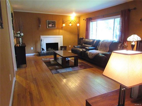 5th image of 15 Jamison Pl