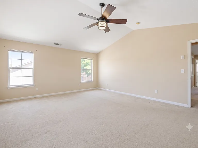 4501 Thoroughbred Ct — Photo 27