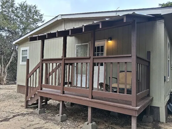 536 Wright Dr, Bandera, TX 78003