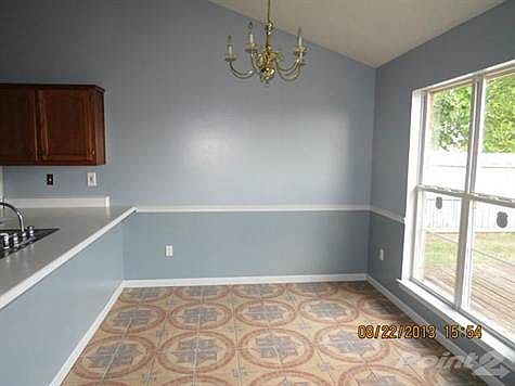 3rd image of 10653 Oak Leaf Dr