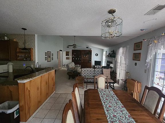 5th image of 402 Trailway Dr #2
