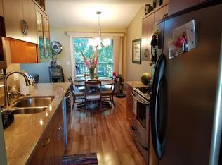 910 E Cedar Ave APT 103, Manitowoc, WI 54220