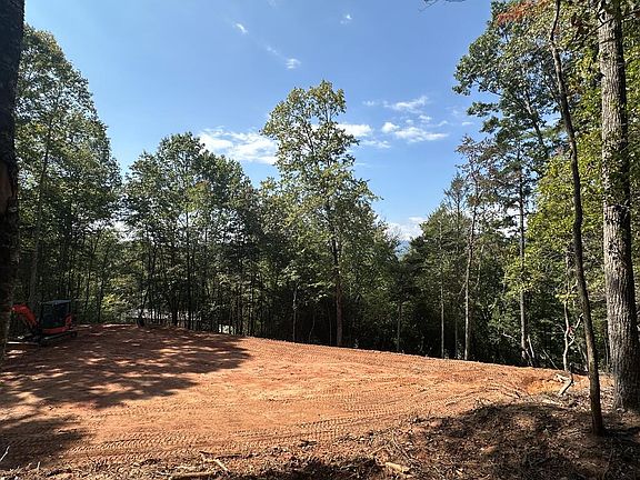 3rd image of Sawyer Ridge Ln
