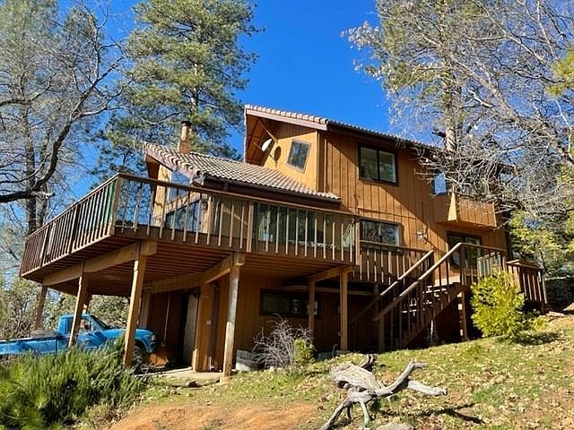 1st image of 915 Sugarbush Ln