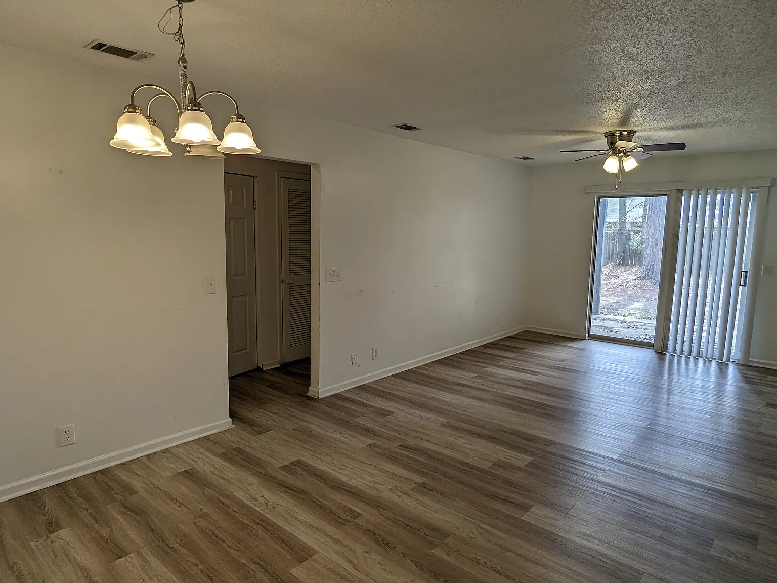2 bed, 2.0 bath, 973 sqft, $1,175 — Photo 2