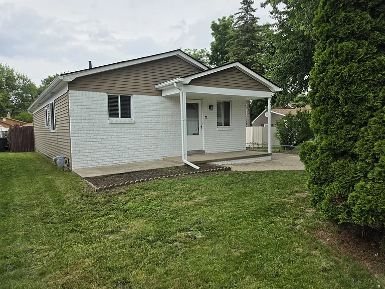 8533 Nancy Ave — Photo 2