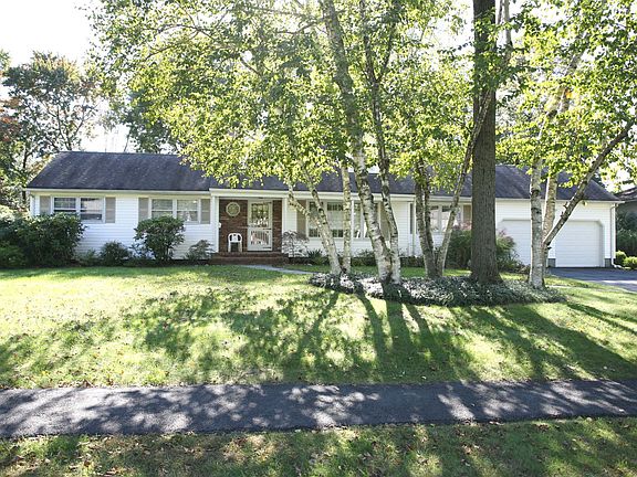 5th image of 35 Taylor Dr