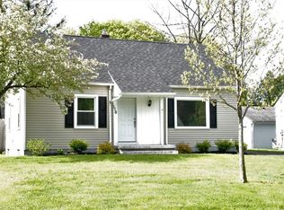 110 Vista Dr, Rochester, NY 14615