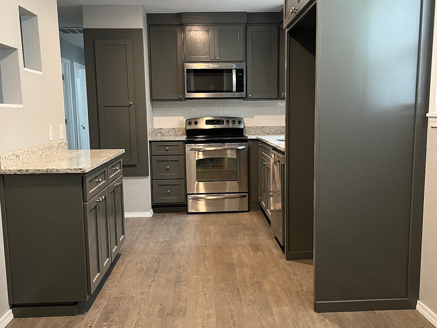 2420 N Winston Ave — Photo 4